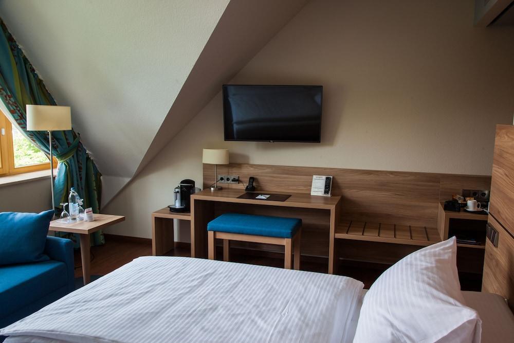 Hotel Kastanienhof Эрдинг Экстерьер фото
