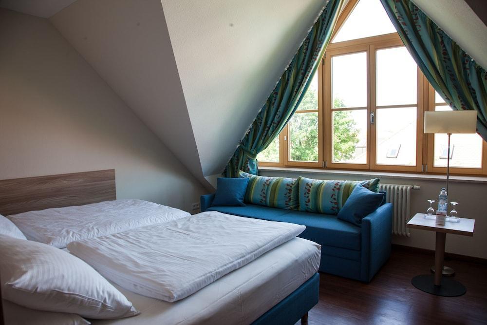 Hotel Kastanienhof Эрдинг Экстерьер фото