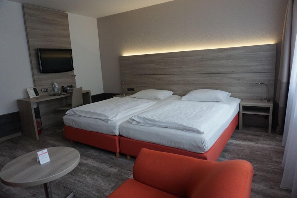 Hotel Kastanienhof Эрдинг Экстерьер фото