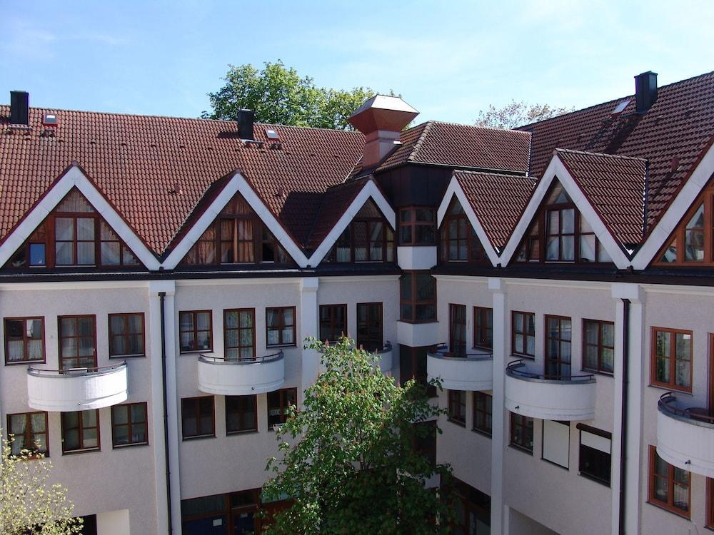 Hotel Kastanienhof Эрдинг Экстерьер фото